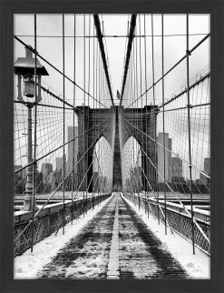 Wandbild " Brooklyn Bridge Mit Schnee überdeckt " In Schwartz