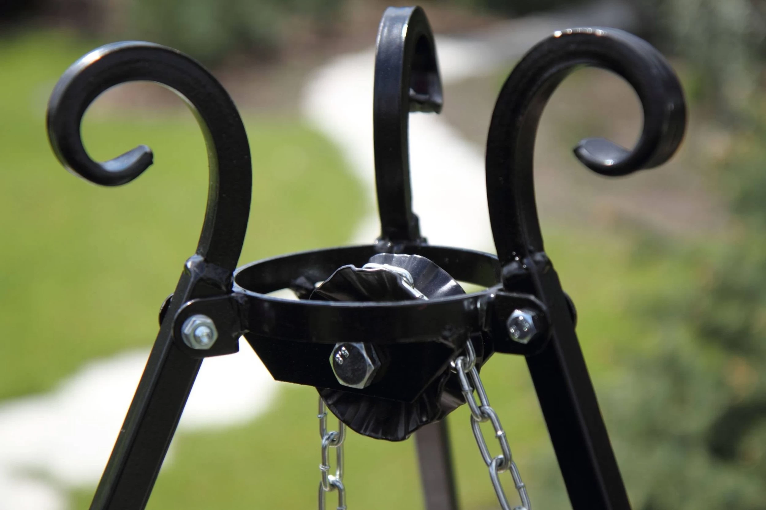 Dreibein-Schwenkgrill LISSA In Schwarz – Bild 4