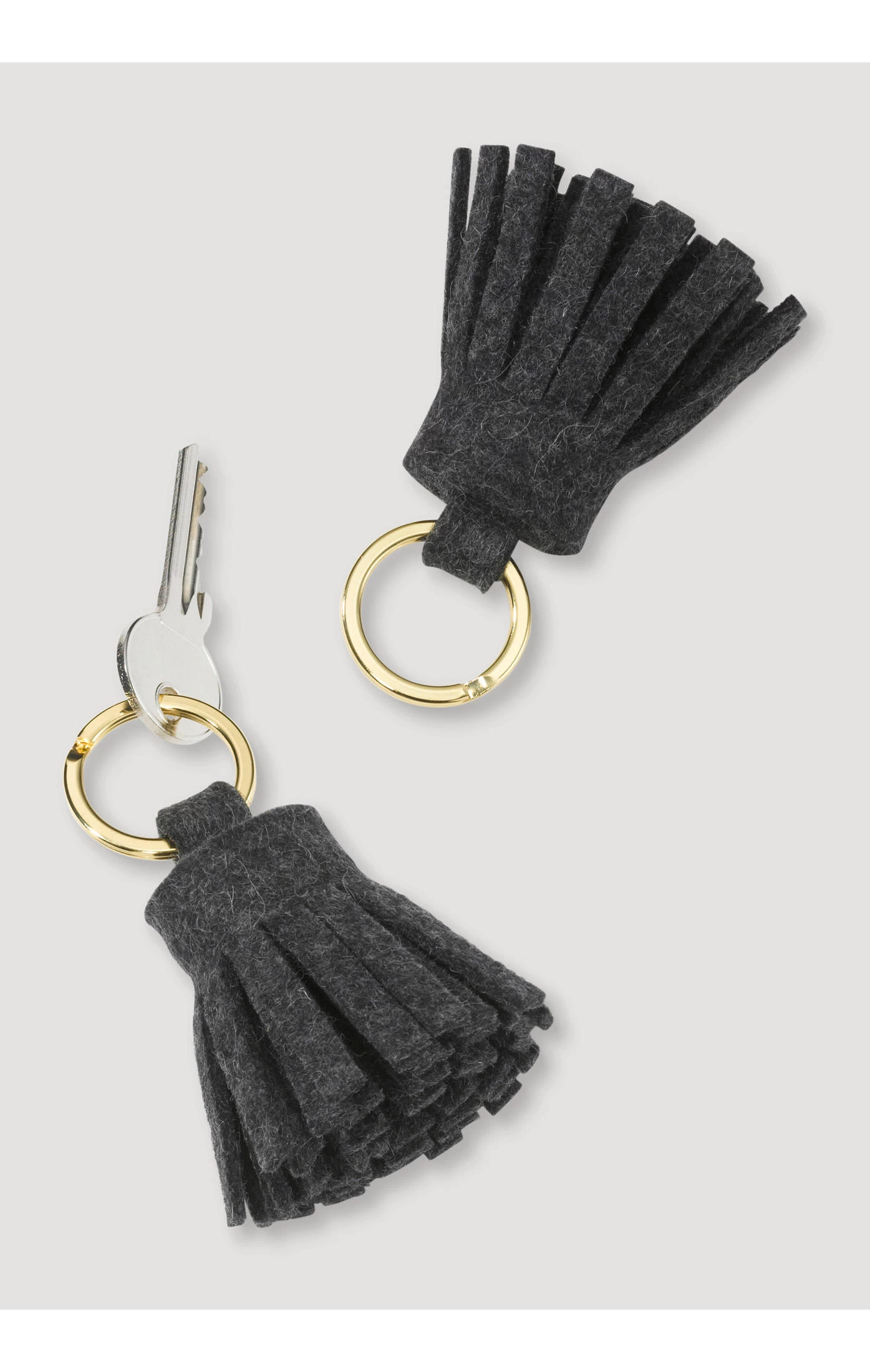 Hessnatur Schlüsselanhänger BetterRecycling Aus Reiner Schurwolle In Anthrazit