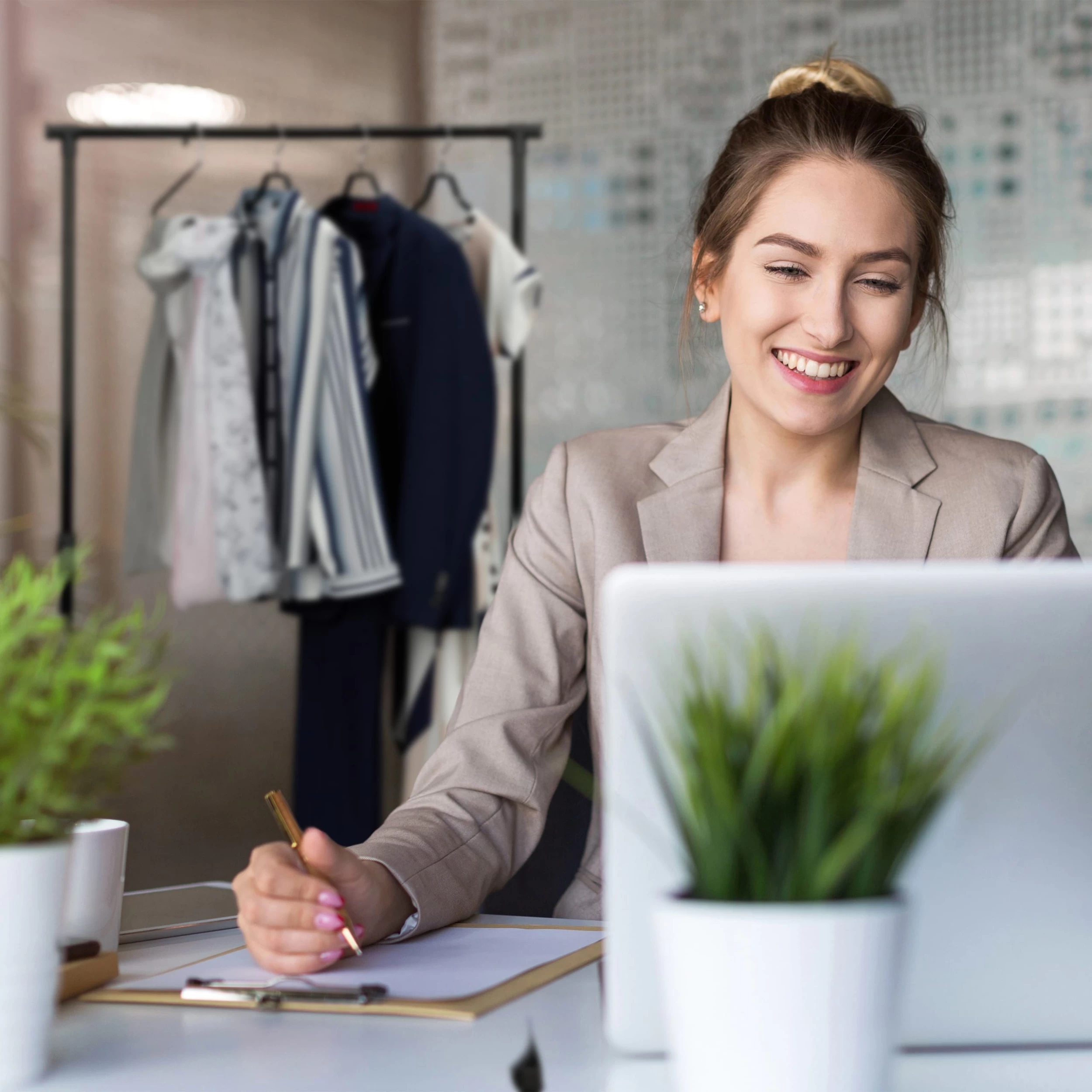 Kleiderständer In Schwarz – Bild 3