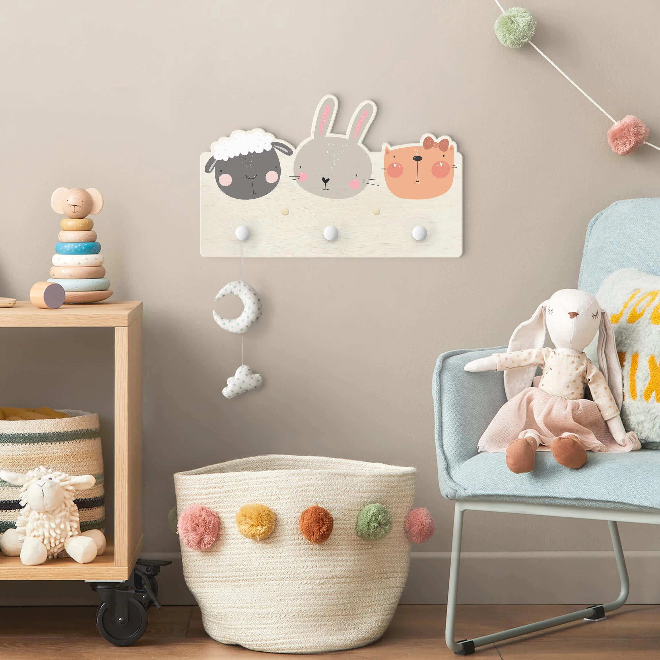 Kindergarderobe Holz - Süßer Zoo - Schaf Hase Und Katze In Rosa – Bild 3