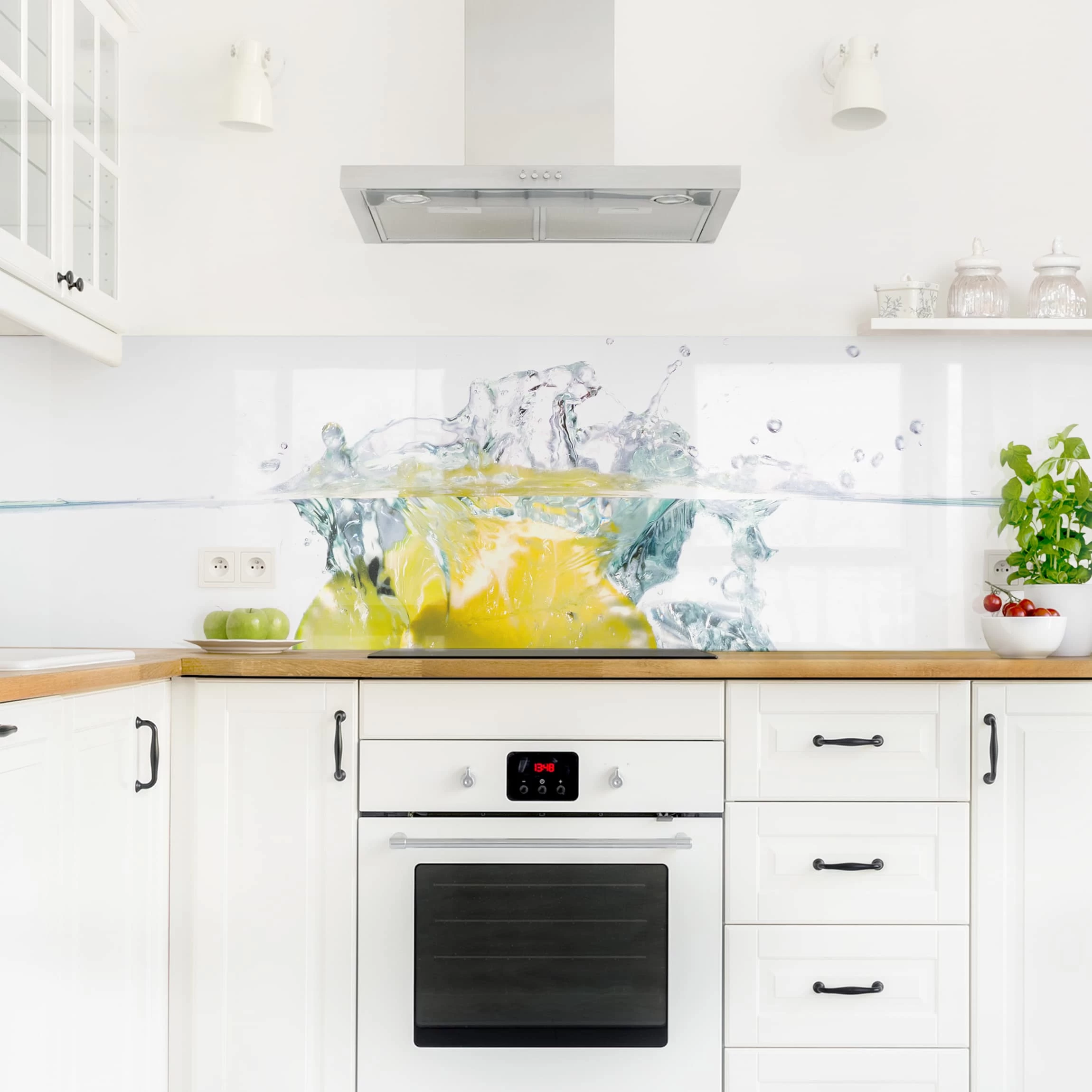 Küchenrückwand - Zitrone Und Limette Im Wasser In Weiß – Bild 3
