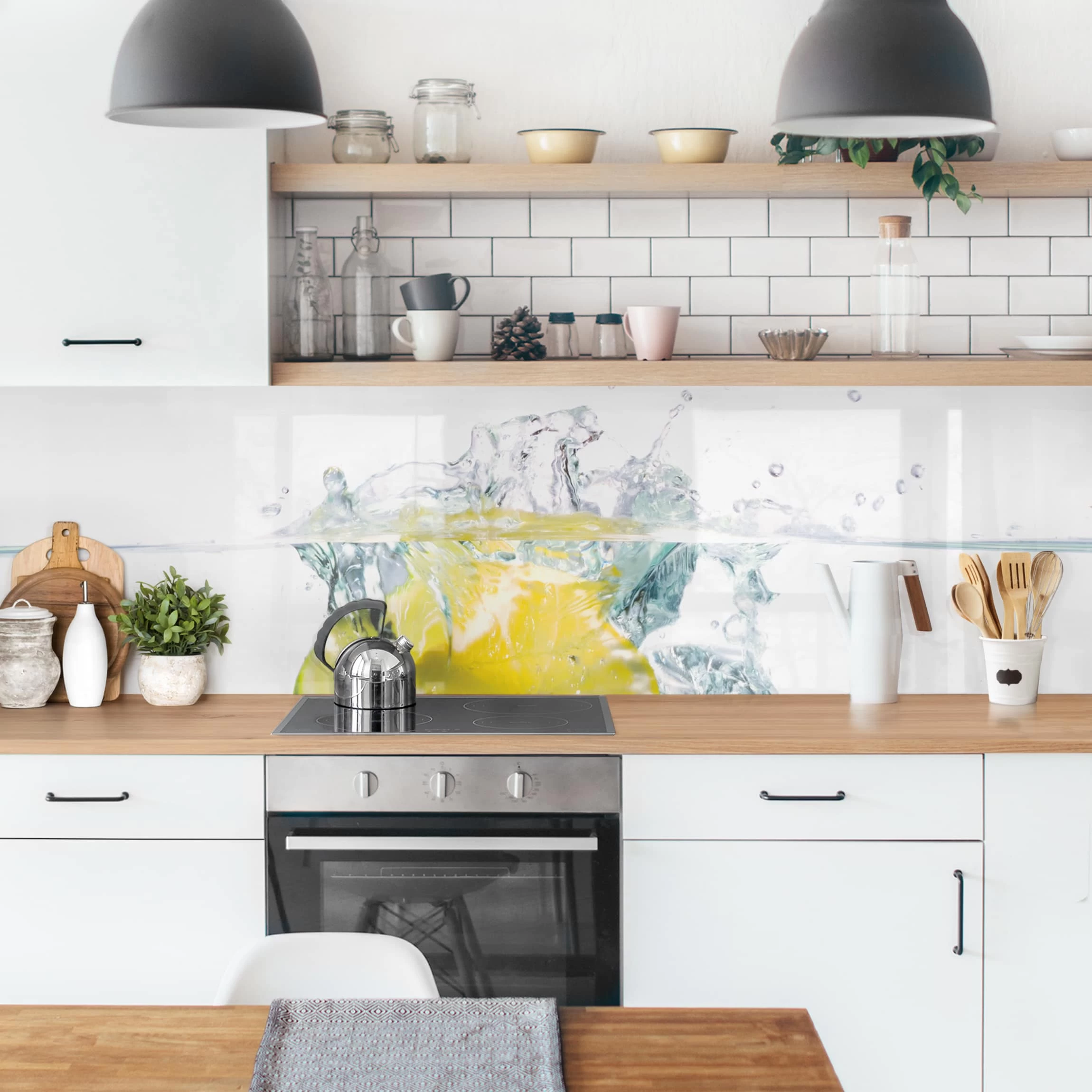 Küchenrückwand - Zitrone Und Limette Im Wasser In Weiß – Bild 4