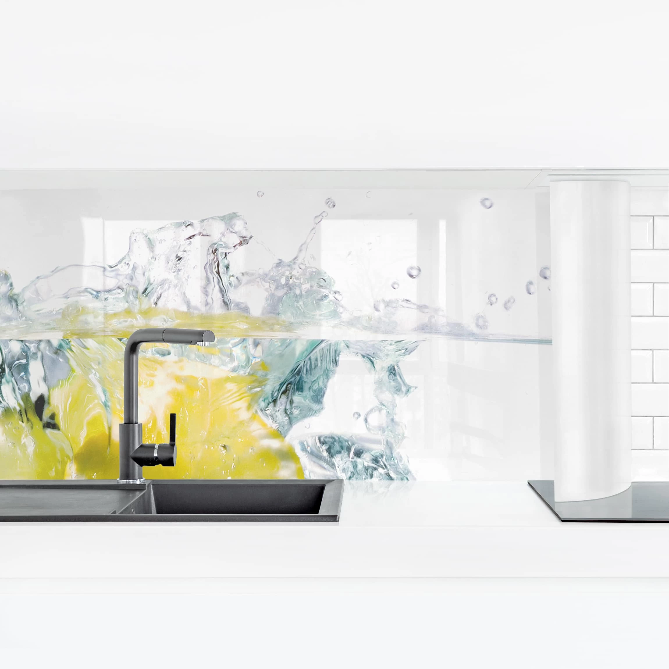 Küchenrückwand - Zitrone Und Limette Im Wasser In Weiß