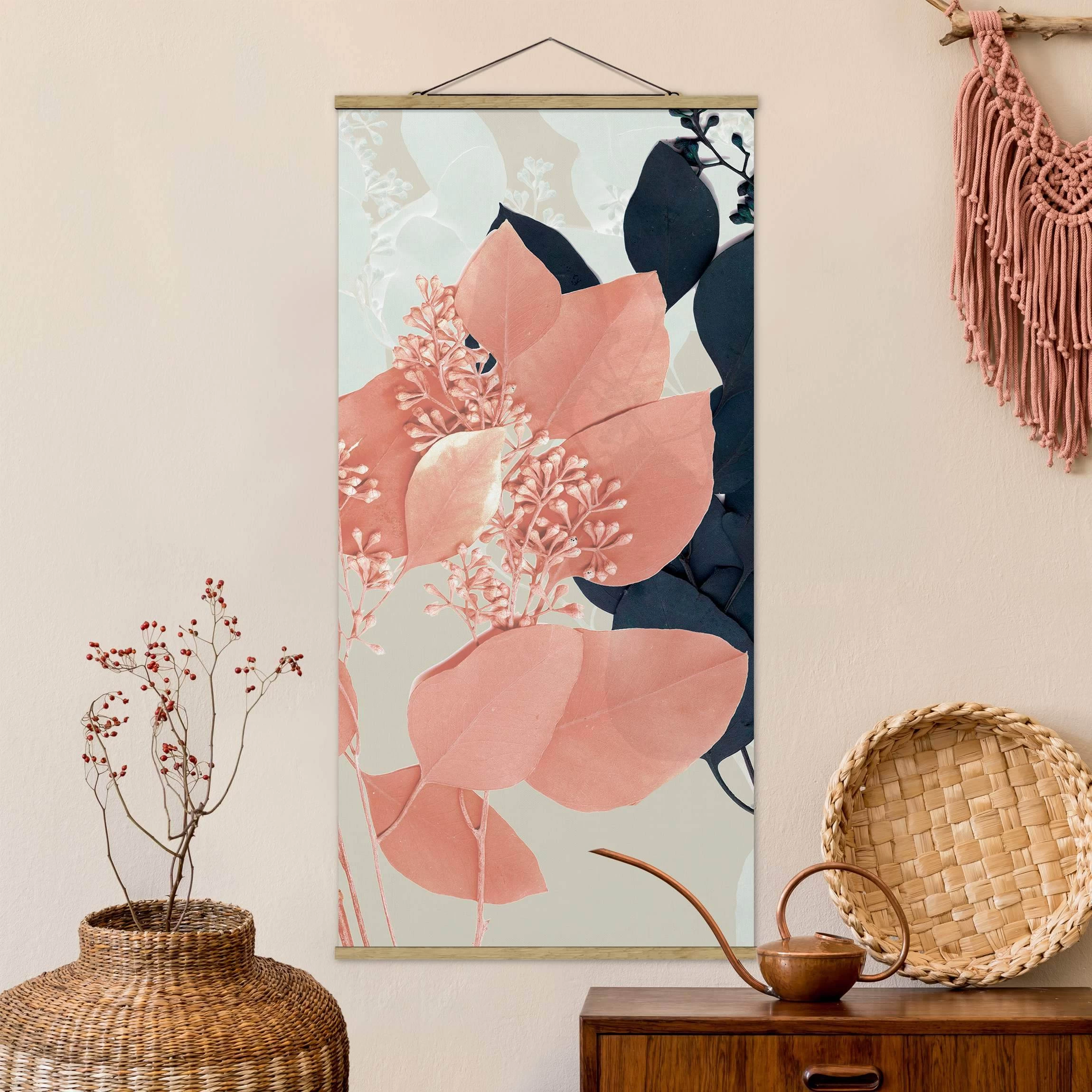 Stoffbild Mit Posterleisten - Blätter Indigo & Rouge III In Rosa – Bild 2